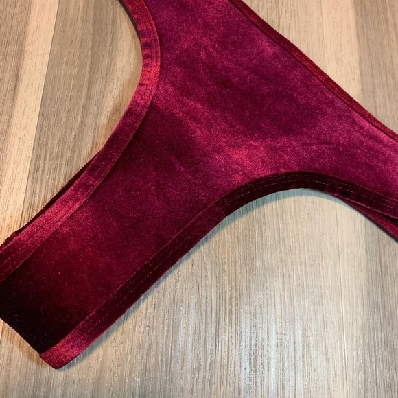 Hoaka Swimwear red velour xlarge - Picture 2 of 5